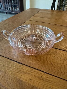 Vintage Anchor Hocking Manhattan pink depression glass ribbed bowl
